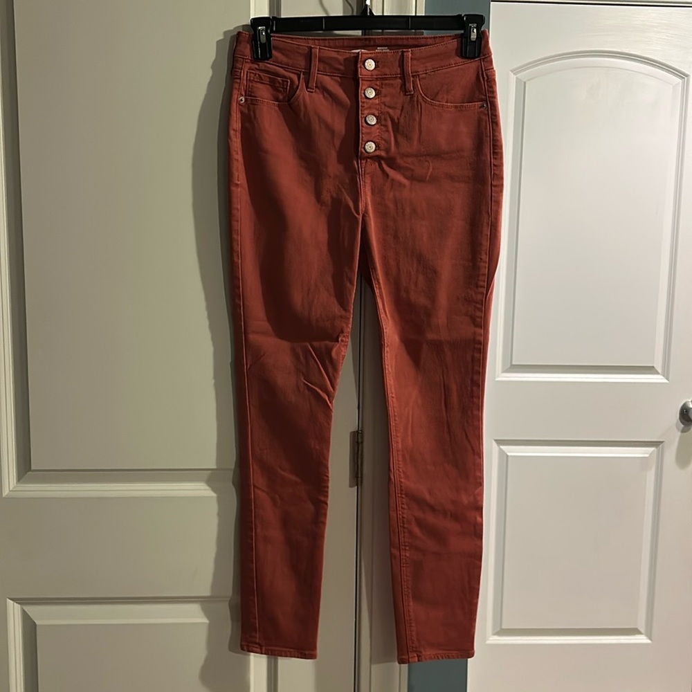 Rockstar Super Skinny High Rise Secret Slim Pocket Jeans. Size 10. Like New!